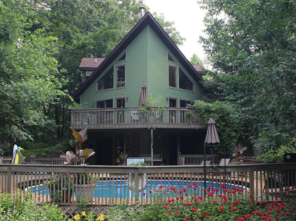 At Home in the Woods Bed and Breakfast in Chesterton
